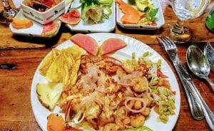 cena en restaurante Playa Larga