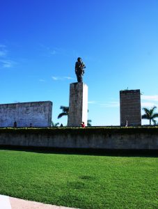maousoleo del Che Guevara lugares turisticos de Cuba para visitar CubaNeo Travel