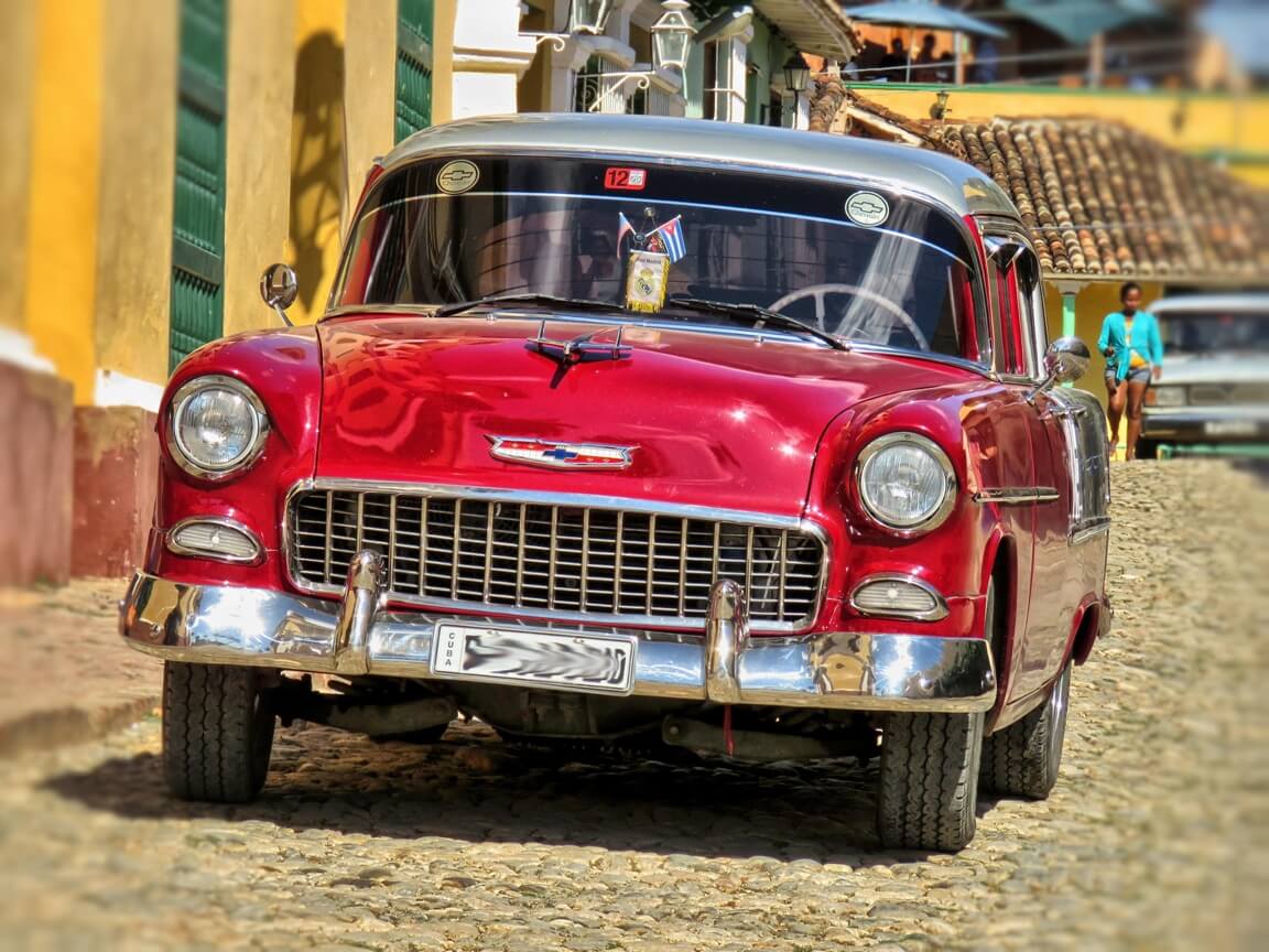 auto clasico americano en Trinidad vacaciones en Cuba
