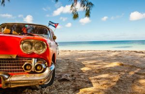 Auto oldtimer Agencia CubaNeo Travel para traslados turistas en Cuba