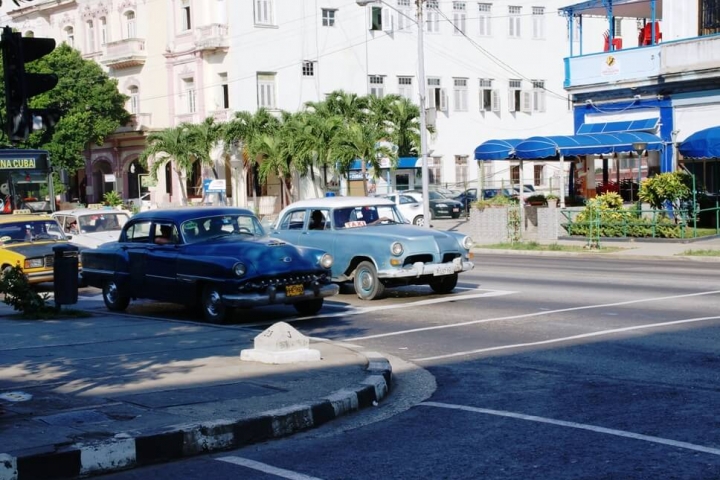 Autos privados para el transporte en Cuba de los locales Autos privados para el transporte en Cuba de los locales