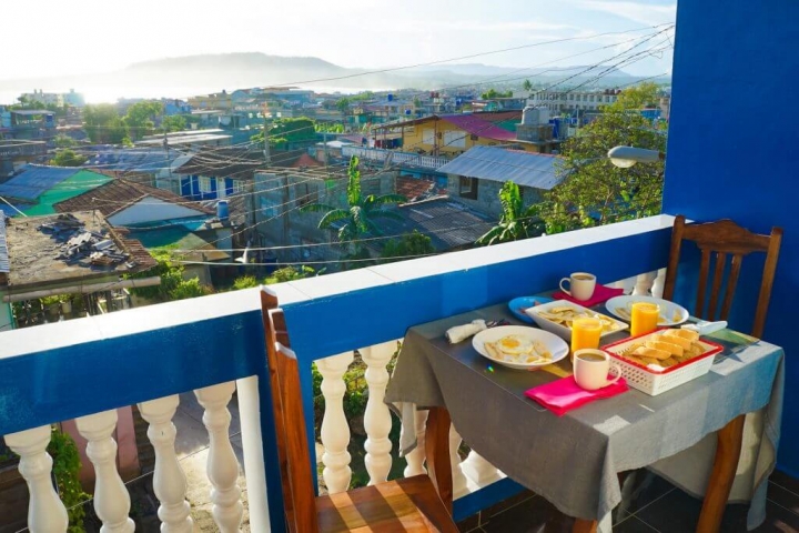 Desayuno en casa particular CubaNeo Travel. Agencia de viajes a Cuba Desayuno en casa particular CubaNeo Travel. Agencia de viajes a Cuba