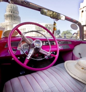 el-capitolio-door-ruit-oldtimer-havana-cuba el-capitolio-door-ruit-oldtimer-havana-cuba