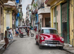 Levendige straten van authentiek Cuba