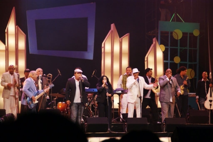 los-van-van-cubaanse-muziek-is-overal los-van-van-cubaanse-muziek-is-overal