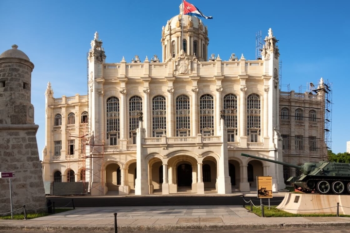 Museo de la Revolución Cubana. Cosas que ver y hacer en La Habana. Agencia de viajes CubaNeo Travel Museo de la Revolución Cubana. Cosas que ver y hacer en La Habana. Agencia de viajes CubaNeo Travel