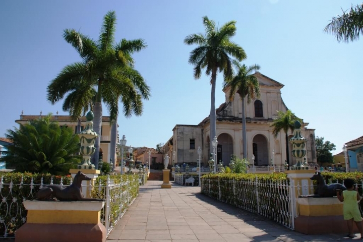 plaza-mayor-in-trinidad-cuba plaza-mayor-in-trinidad-cuba