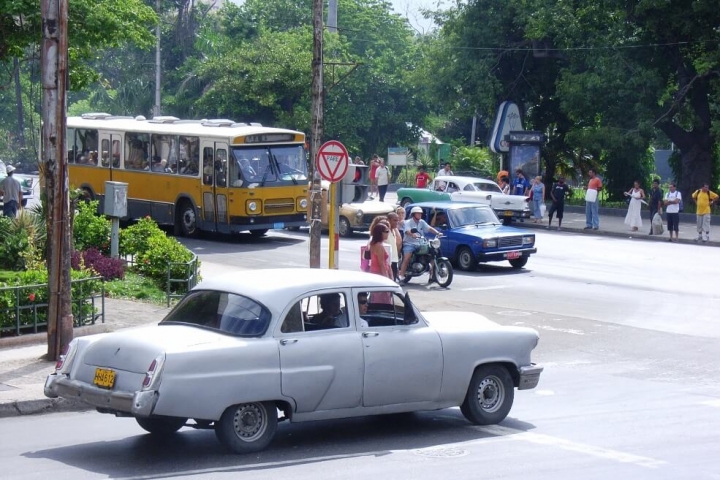 Transporte en Cuba para los locales CubaNeo Travel Transporte en Cuba para los locales CubaNeo Travel