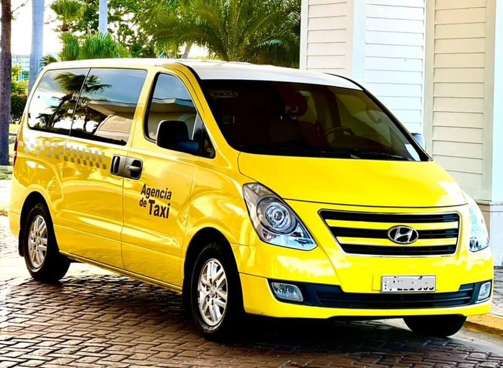 Taxi micro bus taxi colectivo cuba