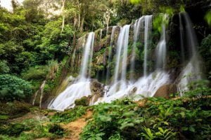 Watervallen bij El Nicho Cuba natuur